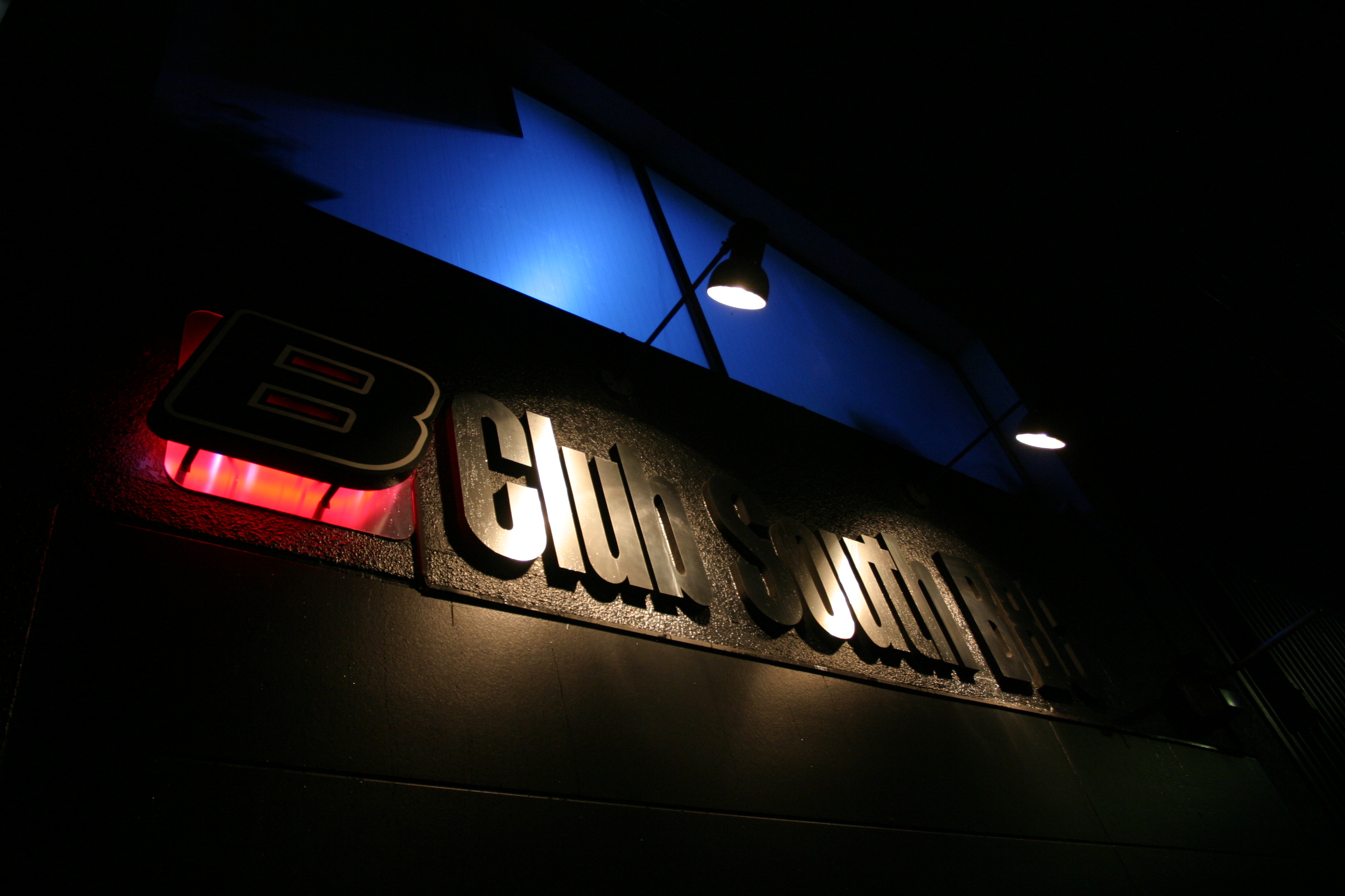 CLUB SOUTH BBC�l�X�܉�������