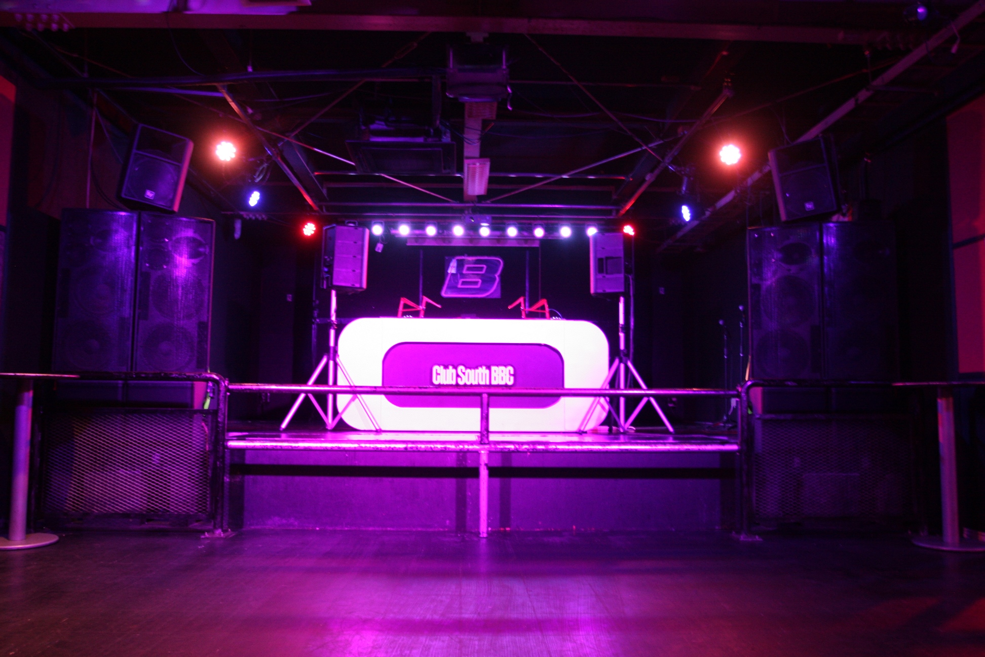 CLUB SOUTH BBC�l�X�܉�������